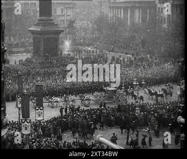 La procession du couronnement de George VI, sa Majesté le Roi, 1937. De "Time to Remember - The Powers That Were", années 1930 (bobine 1) ; un documentaire sur diverses figures importantes des années 1930 Banque D'Images