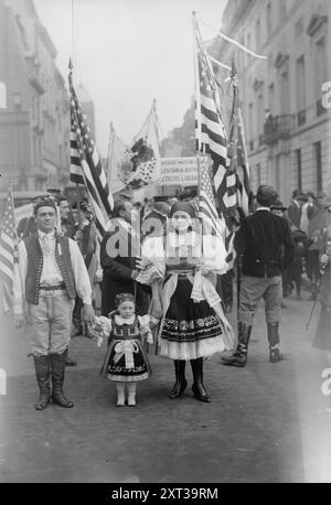 Bohemians dans la parade Wake Up America, 1917. Montre la célébration de Wake Up America/Lexington Day/Patriot's Day, New York. Banque D'Images