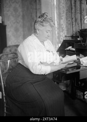 Ernestine Schumann-Heink, entre c1915 et c1920. Montre la chanteuse d'opéra germano-américaine Ernestine (RO&#xa8;ssler) Schumann-Heink (1861-1936). Banque D'Images