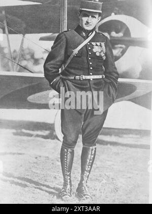 Lieut. Madon, entre c1915 et c1920. Montre l'aviateur Georges Fe&#xb4;Lix Madon (1892-1924) qui était le quatrième pilote français de la première Guerre mondiale Banque D'Images