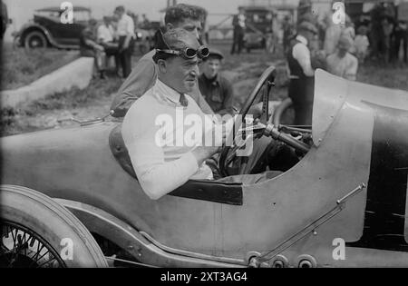 Resta, entre c1915 et c1920. Montre le pilote de course italien britannique Dario "Dolly" resta, 1882-1924. Banque D'Images