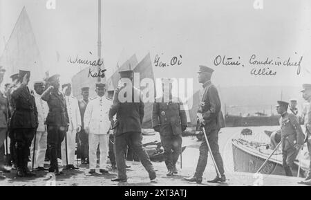 Amiral Kato ; Gen. Oi ; Otani, Comdr. Dans Chief Allies ; Nakajimia [c.-à-d. Nakajima], entre c1915 et c1920. Montre des officiers de l'armée japonaise dont l'amiral Kanji Kato&#xaf ; (1870-1939), le lieutenant-général Oi Shigemoto, le général Kikuzo Otani, commandant en chef des forces alliées en Sibérie orientale, et le major-général Masatake Nakajima, probablement en Sibérie. Banque D'Images