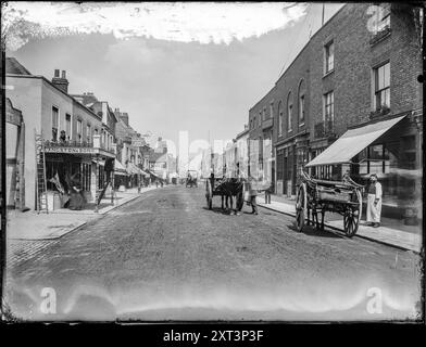 Putney High Street, Putney, Wandsworth, Greater London Authority, 1885. La vue le long de Putney High Street vers la Tamise. Banque D'Images