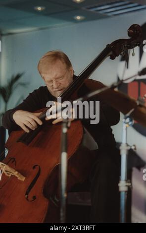 Red Mitchell, Jazz Inn Party, Nordwijk, pays-Bas, 1989. Banque D'Images