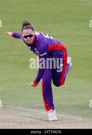 Lindsey Smith des Northern Superchargers lors du match des cent femmes à Headingley, Leeds. Date de la photo : mardi 13 août 2024. Banque D'Images