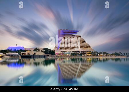 Sheraton Grand Doha Resort depuis Corniche Waterfront Banque D'Images