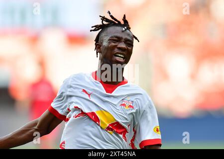 ENSCHEDE, 13-08-2024 , Stadium de Grolsch Veste, football, Ligue des Champions de l'UEFA, qualification, saison 2024 / 2025, FC Twente - Salzbourg. Dorgeles Nene, joueuse de Salzbourg Banque D'Images