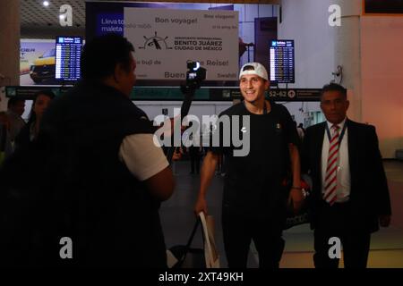 Mexico, Mexique. 12 août 2024. Le boxeur mexicain Marco Verde, médaillé d'argent aux Jeux Olympiques de Paris 2024 dans la division 71 kg, arrive à l'aéroport international de Mexico. Le 12 août 2024 à Mexico, Mexique. (Photo de Carlos Santiago/Eyepix Group/SIPA USA) crédit : SIPA USA/Alamy Live News Banque D'Images