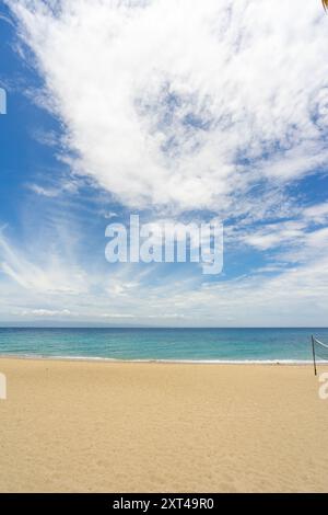 Magnifique plage à la station de Decameron ; partie du côté positif d'Haïti Banque D'Images