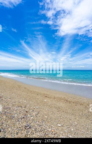 Magnifique plage à la station de Decameron ; partie du côté positif d'Haïti Banque D'Images