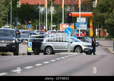 Une personne est blessée après une fusillade présumée dans la région de Berga, Linköping, Suède, mardi après-midi. Banque D'Images