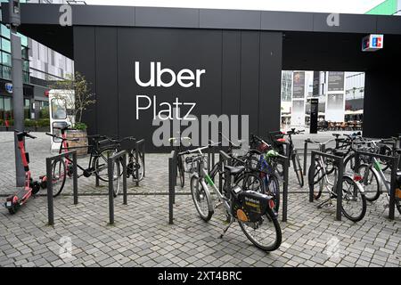 Berlin, Allemagne - 3 août 2024 : Uber Platz dans le quartier Friedrichshain de Berlin, Allemagne. Banque D'Images