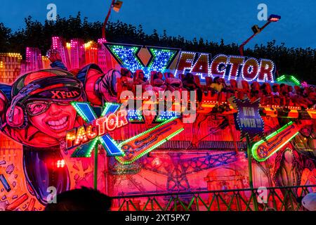 Le parc de la luna et la foire Fête des Tuileries dans le jardin des Tuileries, qui se tient chaque année en été, avec des attractions et des jeux, à Paris, France Banque D'Images