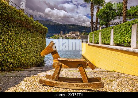 La merveilleuse ville d'Orta San Giulio, Italie. Banque D'Images