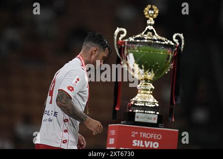 Milan, Italie. 13 août 2024. L'Izzo de Monza et le Trophée Silvio Berlusconi (Trofeo Berlusconi) match de football entre Milan et Monza, au stade San Siro de Milan, Italie - mardi 13 août 2024. Sport - Soccer . (Marco Alpozzi/LaPresse) crédit : LaPresse/Alamy Live News Banque D'Images