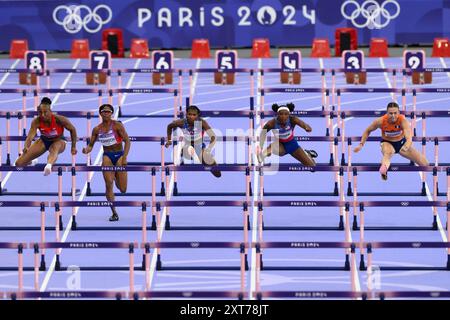 De gauche à droite : Jasmine Camacho-Quinn de Porto Rico, Alaysha Johnson des États-Unis d'Amérique, Masai Russell des États-Unis d'Amérique, Grace Stark des États-Unis d'Amérique, Nadine visser des pays-Bas, participez au 100 m haies féminin lors des Jeux Olympiques de Paris 2024 au stade de France à Paris (France), le 10 août 2024. Masai Russell s'est classé premier en remportant la médaille d'or, Jasmine Camacho-Quinn troisième en remportant la médaille de bronze. Banque D'Images