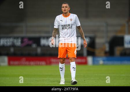 Oliver Norburn de Blackpool lors du match de la Carabao Cup Burton Albion vs Blackpool au Pirelli Stadium, Burton upon Trent, Royaume-Uni, 13 août 2024 (photo de Gareth Evans/News images) Banque D'Images