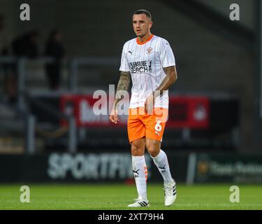 Oliver Norburn de Blackpool lors du match de la Carabao Cup Burton Albion vs Blackpool au Pirelli Stadium, Burton upon Trent, Royaume-Uni, 13 août 2024 (photo de Gareth Evans/News images) Banque D'Images