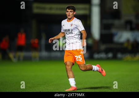 Rob Apter de Blackpool lors du match de la Carabao Cup Burton Albion vs Blackpool au Pirelli Stadium, Burton upon Trent, Royaume-Uni, 13 août 2024 (photo de Gareth Evans/News images) Banque D'Images