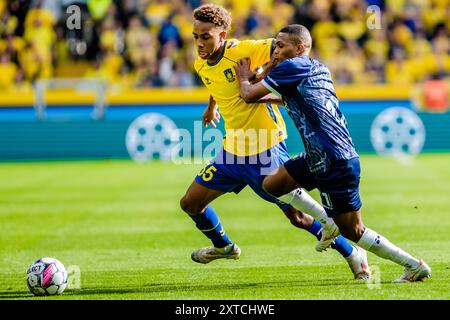 Brondby, Danemark. 11 août 2024. Noah Nartey (35) de Broendby IF et Gift Links (11) de Aarhus GF vus lors du match de 3F Superliga entre Broendby IF et Aarhus GF au Brondby Stadium. Banque D'Images