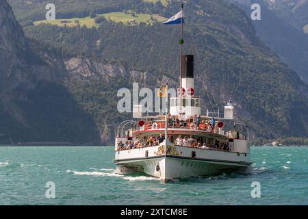 Bateau à vapeur Schiller à crémaillère sur le lac de Lucerne. Bahnhofstrasse, Flüelen, Uri, Suisse Banque D'Images