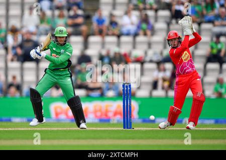 Southampton, Royaume-Uni. 14 août 2024. Smriti Mandhana de Southern Brave battant lors du Hundred Men's match entre Southern Brave et Welsh Fire au Utilita Bowl. Crédit : Dave Vokes/Alamy Live News Banque D'Images