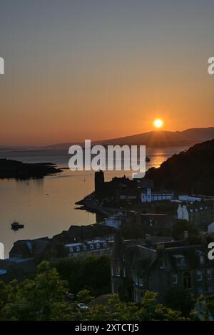 Vue depuis la tour McCaig's Tower coucher de soleil sur Oban Argyll Scotland Banque D'Images