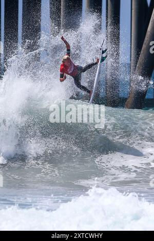 Huntington Beach, CA. 9 août 2024. 9 août 2024, Huntington Beach, CA : Jarvis Earle d'Australie participe au Round of 32 - Heat 1 à l'US Open annuel de surf qui se tient cette semaine. (Crédit image : © Rich Schmitt/ZUMA Press Wire) USAGE ÉDITORIAL SEULEMENT! Non destiné à UN USAGE commercial ! Banque D'Images