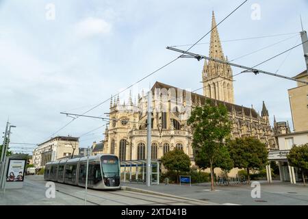 L'église Saint-Pierre est une église catholique romaine située sur la place Saint-Pierre dans le centre de Caen en Normand Banque D'Images