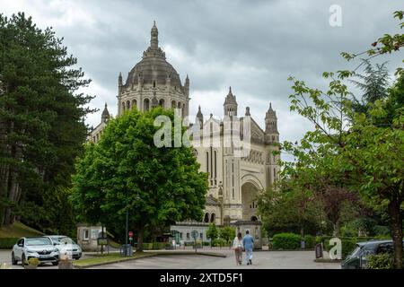 La basilique Sainte-Thérèse de Lisieux est l'une des églises les plus monumentales du XXe siècle, il a fallu huit ans pour construire, de 1929 à 1937 Banque D'Images