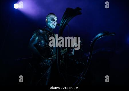 Nergal, également connu sous le nom d'Adam Darski, se produit avec Behemoth lors du 'O Father, O Svmmer, O Tour' à Phenoménomène à Fontaneto D'agogna, en Italie, le 13 août 2024 (photo Alberto Gandolfo/NurPhoto). Crédit : NurPhoto SRL/Alamy Live News Banque D'Images