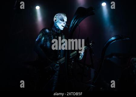 Nergal, également connu sous le nom d'Adam Darski, se produit avec Behemoth lors du 'O Father, O Svmmer, O Tour' à Phenoménomène à Fontaneto D'agogna, en Italie, le 13 août 2024 (photo Alberto Gandolfo/NurPhoto). Crédit : NurPhoto SRL/Alamy Live News Banque D'Images