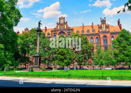 Façade du Séminaire métropolitain et colonne de Jésus Christ à Wroclaw, Pologne Banque D'Images