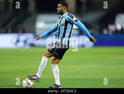 Curitiba, Brésil. 13 août 2024. Reinaldo de Gremio lors de la Copa CONMEBOL Libertadores 2024 première manche du 16 match entre Gremio et Fluminense au stade Couto Pereira le 13 août 2024 à Curitiba, Brésil. Photo : Heuler Andrey/DiaEsportivo/Alamy Live News crédit : DiaEsportivo/Alamy Live News Banque D'Images