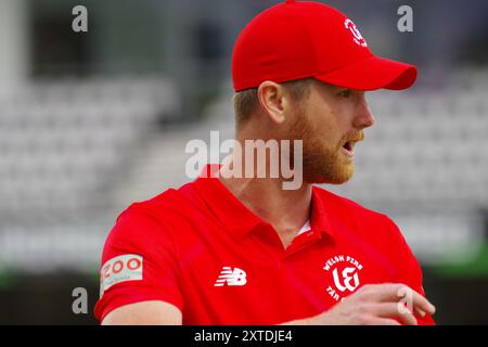 Leeds, Angleterre, 24 juillet 2021. James Neesham joue pour Welsh Fire contre Northern Superchargers dans les cent à Headingley. Crédit : Colin Edwards Banque D'Images