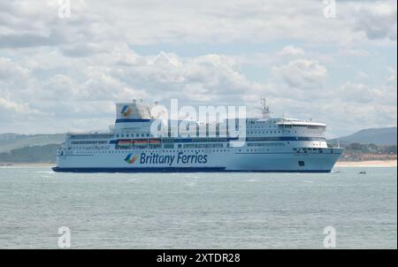 Brittany Ferries RoRo ferry Pont Aven dans la baie arrivant au port de Santander Cantabrie Espagne Banque D'Images