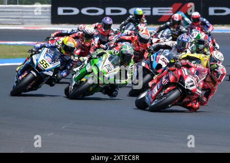 (11) Nicolo Beluga d'Italie de l'écurie Ducati Aruba.it, pilote Ducati Panigale V4R et (22) Alex Lowes du Royaume-Uni de l'écurie Kawasaki Racing Team World Banque D'Images