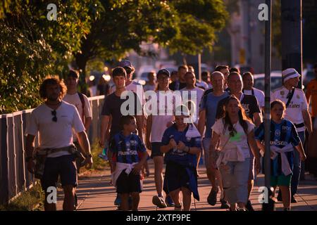 Varsovie, Pologne. 14 août 2024. Les fans de football sont vus dans la ville avant le match de Super Coupe de l'UEFA à Varsovie, en Pologne, le 14 août 2024. (Photo de Jaap Arriens/Sipa USA) crédit : Sipa USA/Alamy Live News Banque D'Images