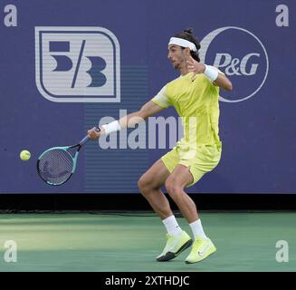 14 août 2024 : Lorenzo Musetti (ITA) perd face à Frances Tiafoe (USA) au Western & Southern Open joué au Lindner Family Tennis Center à Mason, Ohio, {USA} © Leslie Billman/Tennisclix/Cal Sport Media Banque D'Images