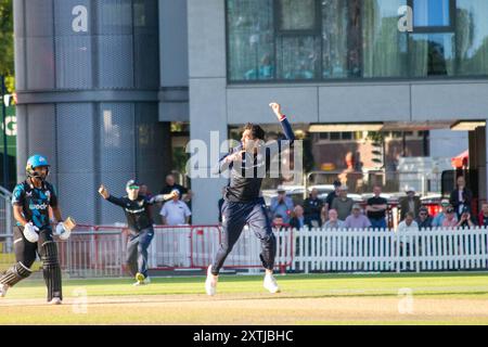 Vainqueur des Lancashire Venkatesh Iyer Bowls - Lancashire vs Worcestershire Rapids - Metro Bank One Day Cup - 14/08/24 Banque D'Images