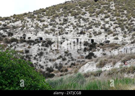 Yesares de Hellin (Las Minas). Vieilles maisons troglodytes. Province d'Albacete, Castille-la Manche, Espagne. Banque D'Images