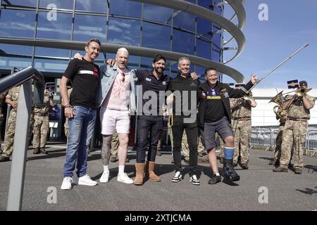 Farnborough, Royaume-Uni. 15 août 2024. Farnborough, Hampshire, Royaume-Uni - jeudi 15 août 2024 Euan Thomas et les directeurs OUVRENT le SALON DE L'AUTOMOBILE BRITANNIQUE 2024 qui se tient au célèbre aéroport et centre d'exposition de Farnborough crédit : Motofoto/Alamy Live News Banque D'Images