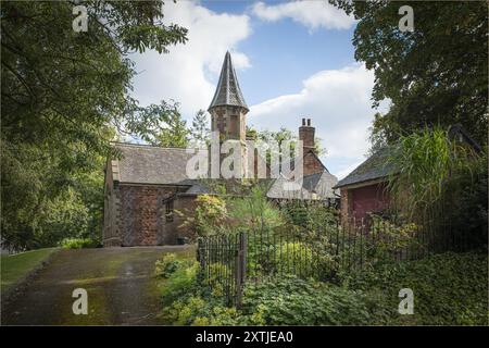 Church Minshall, Cheshire West et Chester, Royaume-Uni - 14 août 2024 - bâtiment traditionnel de l'école convertie avec un clocher Banque D'Images