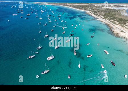 Vues aériennes de Formentera. Formentera est la plus petite des îles Baléares espagnoles de la mer Méditerranée. Il est accessible en ferry depuis Ibiza. Banque D'Images