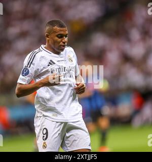 WARSZAWA, STADION PGE NARODOWY ( VARSOVIE, POLOGNE. 14 août 2024. PGE NARODOWY STADIUM ) PILKA NOZNA ( FOOTBALL ) SUPERPUCHAR UEFA 2024 ( UEFA SUPERCUP 2024 ) MECZ REAL MADRYT - ATALANTA BERGAMO ( JEU REAL MADRIT - ATALANTA BERGAMO ) NZKYLIAN MBAPPE FOTO LUKASZ GROCHALA/CYFRASPORT/NEWSPIX. PL --- NEWSPIX.PL POLOGNE SORTI !!! Newspix/PRESSINPHOTO crédit : PRESSINPHOTO SPORT AGENCY/Alamy Live News Banque D'Images