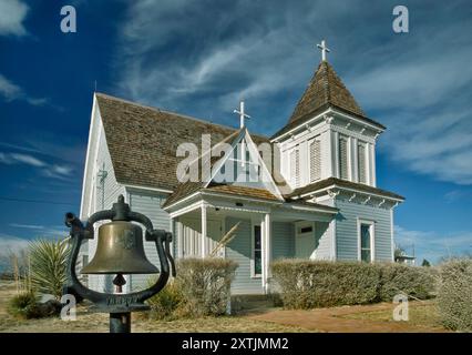 L'église épiscopale de Stephen, de la fin de l'époque victorienne, construite à l'origine dans la ville de Pecos en 1896, déménage en 1958 à Fort Stockton, Texas, États-Unis Banque D'Images