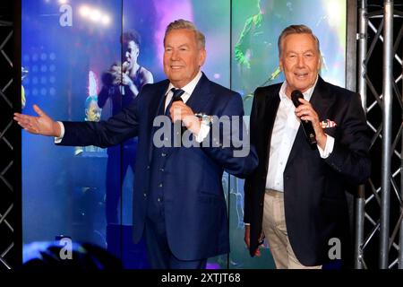 Roland Kaiser, Enthüllung der Wachsfigur BEI Madame Tussauds, Berlin, 15.08.2024 Roland Kaiser BEI der Vorstellung von Roland Kaisers Wachsfigur zur Kaisermania im Madame Tussaud s in Berlin am 15.8.2024 Berlin Madame Tussauds *** Roland Kaiser, dévoilement de la figure de cire à Madame Tussauds, Berlin, 15 08 2024 Roland Kaiser à la présentation de Roland Kaisers figurine de cire pour Kaisermania à Madame Tussaud s à Berlin le 15 8 2024 Berlin Madame Tussauds Copyright : xAnitaxBuggex Banque D'Images