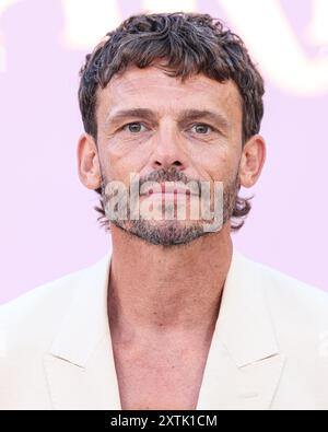Hollywood, États-Unis. 14 août 2024. HOLLYWOOD, LOS ANGELES, CALIFORNIE, États-Unis - 14 AOÛT : Arnaud Binard arrive à la première à Los Angeles de 'Emily in Paris' saison 4 part 1 de Netflix qui se tient au Théâtre égyptien Hollywood le 14 août 2024 à Hollywood, Los Angeles, Californie, États-Unis. (Photo de Xavier Collin/image Press Agency) crédit : image Press Agency/Alamy Live News Banque D'Images