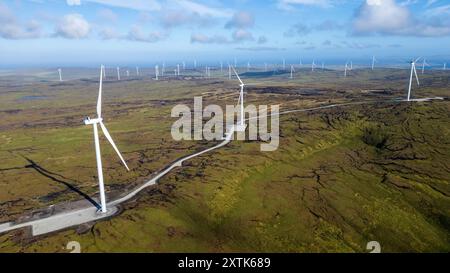 Parc éolien Viking composé de 103 éoliennes construites par SSE sur le continent Shetland à partir de 2020 et achevées en 2024 Banque D'Images