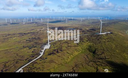 Parc éolien Viking composé de 103 éoliennes construites par SSE sur le continent Shetland à partir de 2020 et achevées en 2024 Banque D'Images